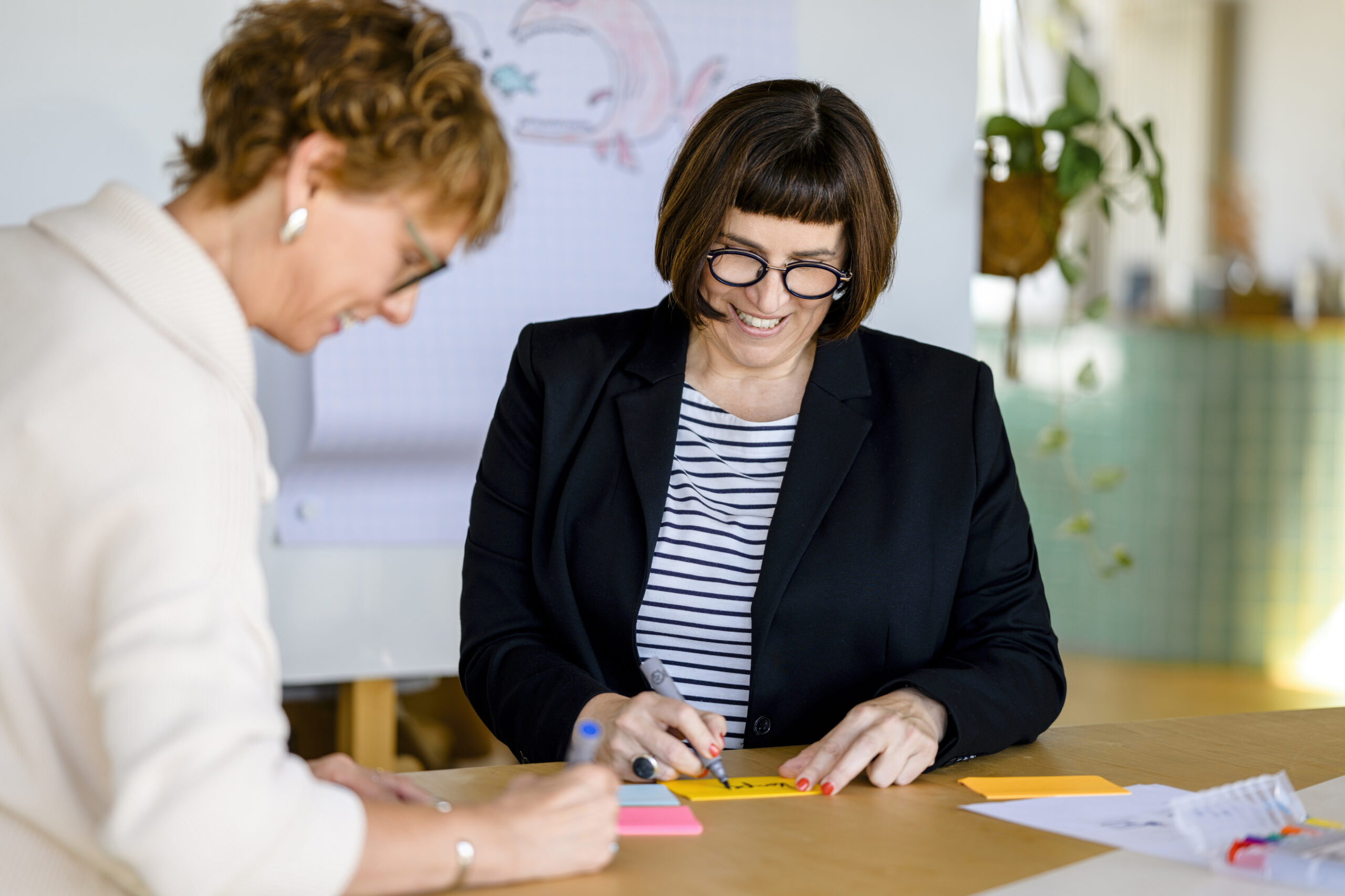 Tatjana Wiedemann und Michaela Rau beraten den Mittelstand zur Einführung von Künstlicher Intelligenz